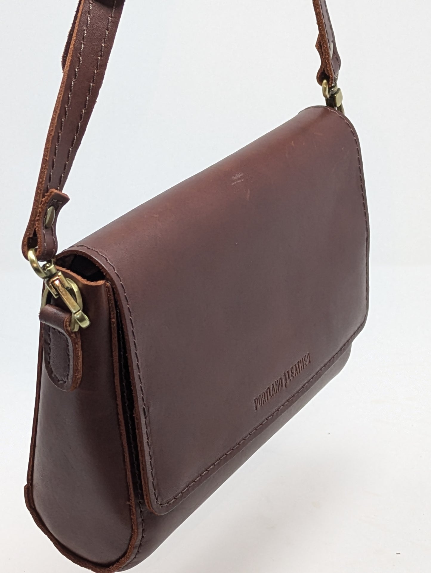 Portland Magnetic Leather Bag