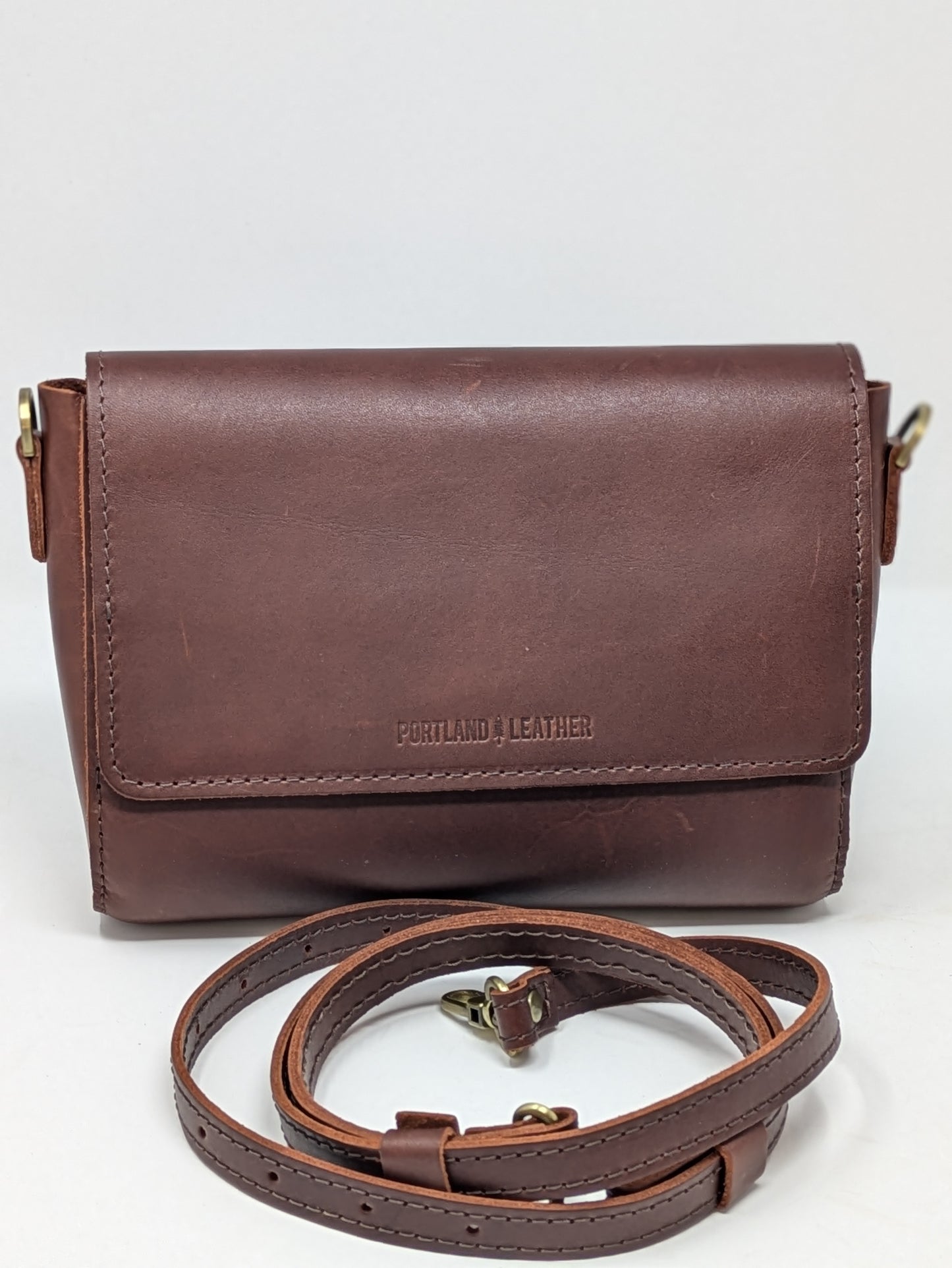 Portland Magnetic Leather Bag