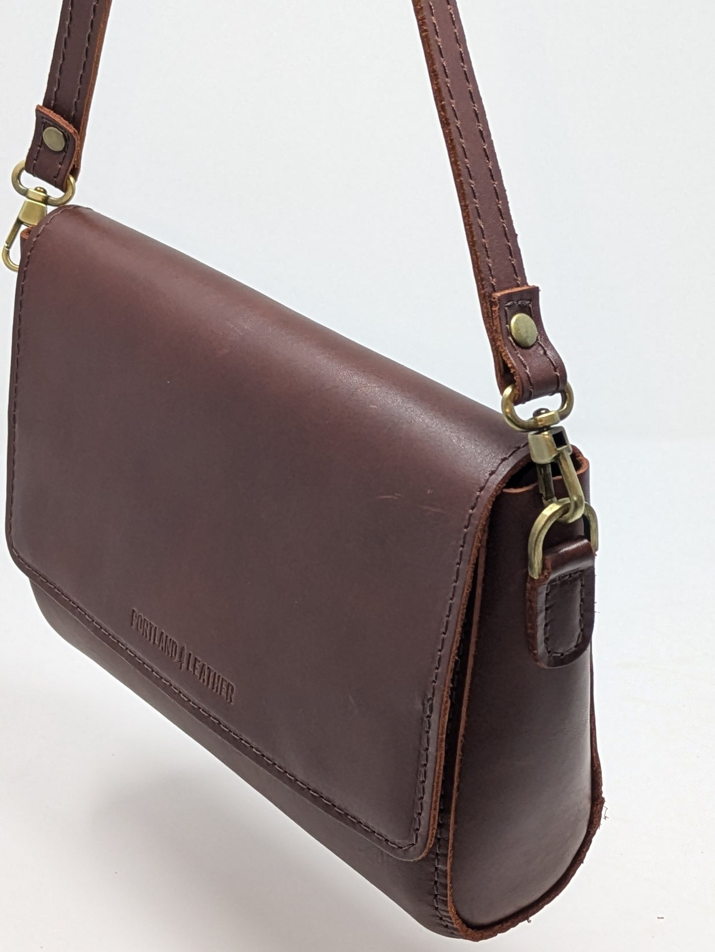 Portland Magnetic Leather Bag