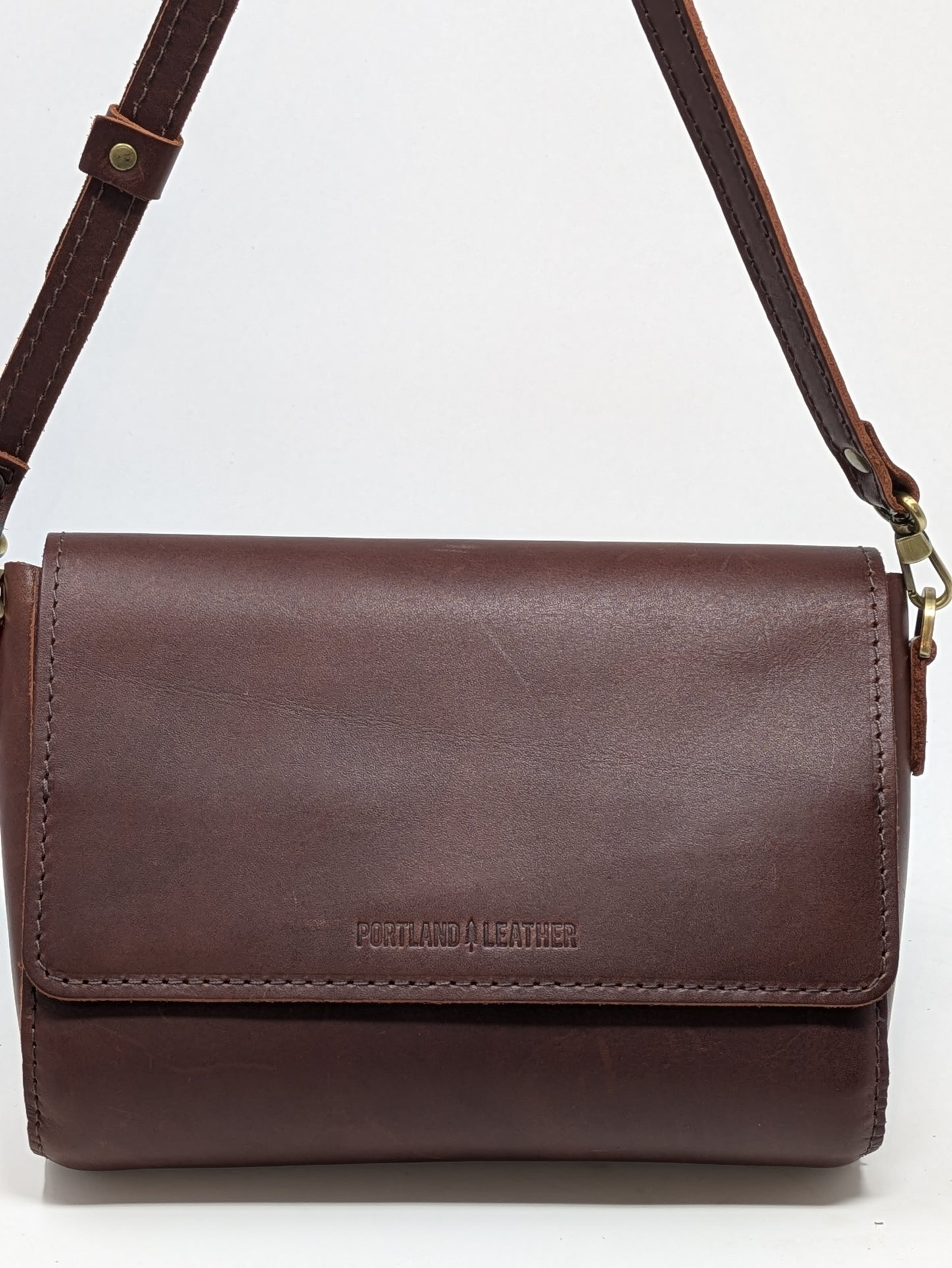 Portland Magnetic Leather Bag